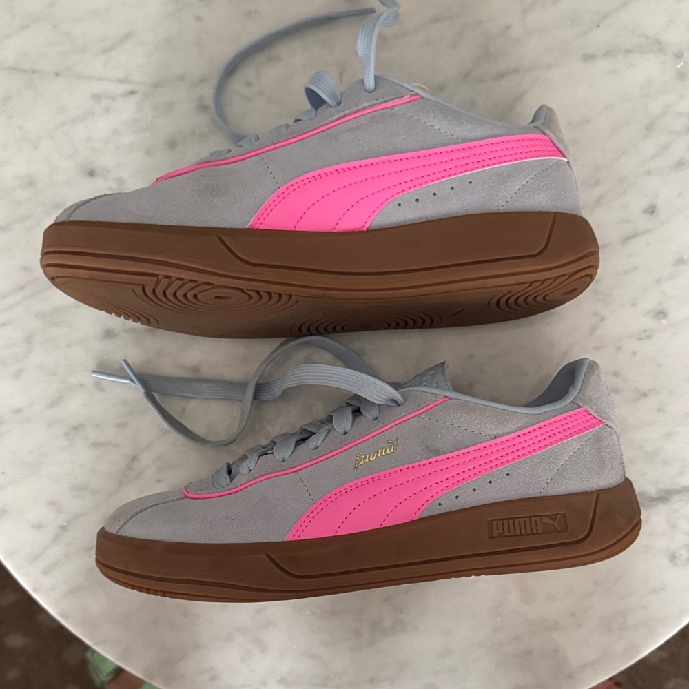 PUMA Club II Era Women's Light Blue Sneakers with Pink Accents